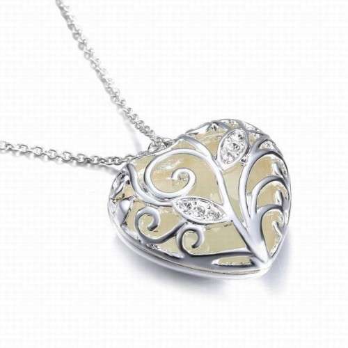 Luminous Heart-shaped Pendant Necklace Women Crystal Glowing Hollow Locket Necklace Magical Fairy Pe