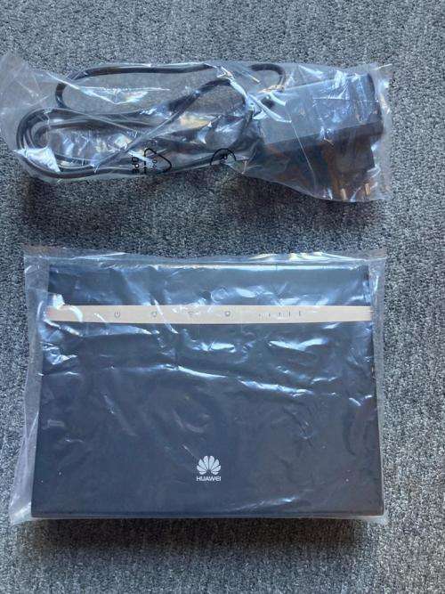 *Pristine Condition* Huawei 4G router