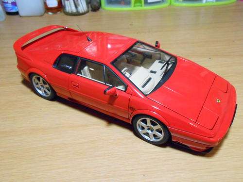 1/18 AutoArt Lotus Esprit V8