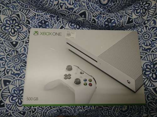 XBOX one 500GB with FIFA 17 Brand new sealed