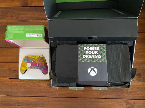 Microsoft Xbox Series X | 1TB | FH5 Controller | Quick Delivery