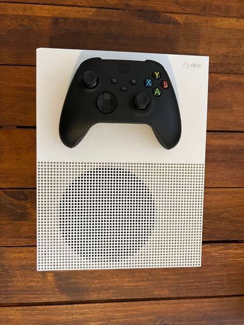[4K UHD] MICROSOFT XBOX ONE S | 1TB | 1x SERIES CONTROLLER | ONLY R99 FOR DELIVERY!