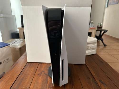 Sony Playstation 5 PS5 Disc Edition | 1x Controller | R30 Delivery