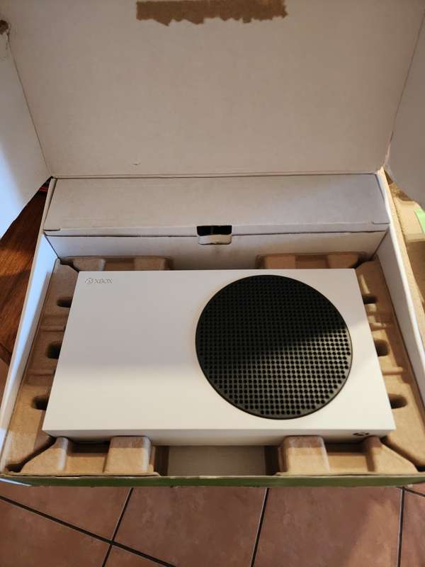 Microsoft Xbox Series S | 512GB | Excellent Condition | R30 DELIVERY!