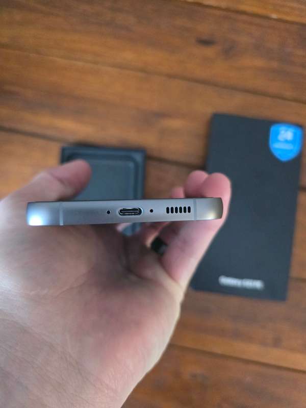 Samsung Galaxy S23FE 5G | 256GB + 8GB RAM | Dual Sim | Graphite | R30 Delivery