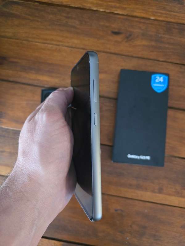 Samsung Galaxy S23FE 5G | 256GB + 8GB RAM | Dual Sim | Graphite | R30 Delivery
