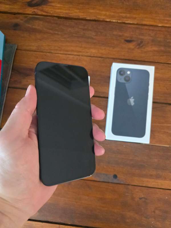 Apple iPhone 13