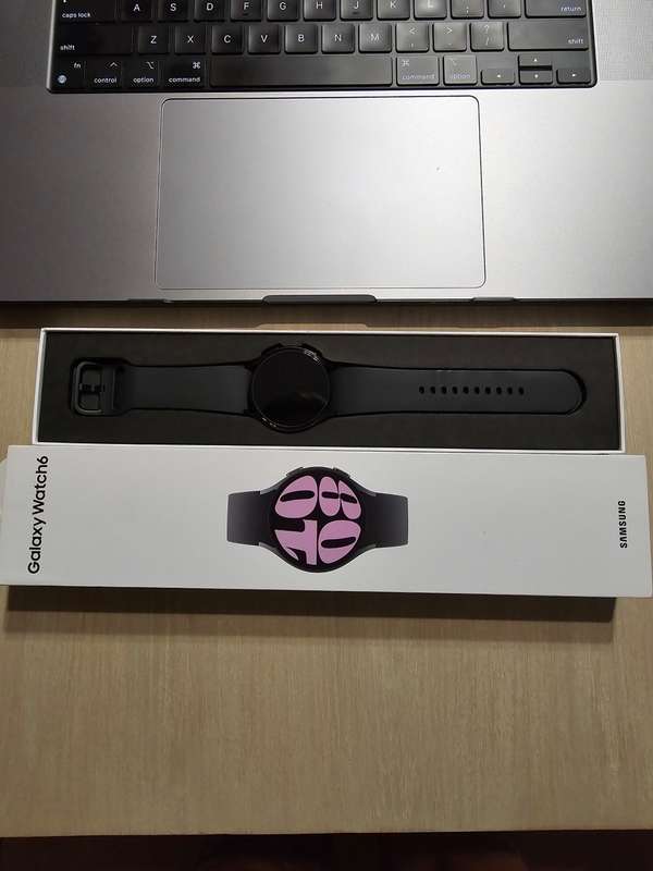 Samsung Galaxy Watch 6 40mm | Graphite | Bluetooth + LTE | R30 Delivery