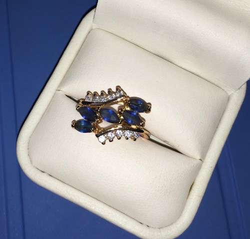 STUNNING RING WITH SIMULATED SAPPHIRE  STONES
