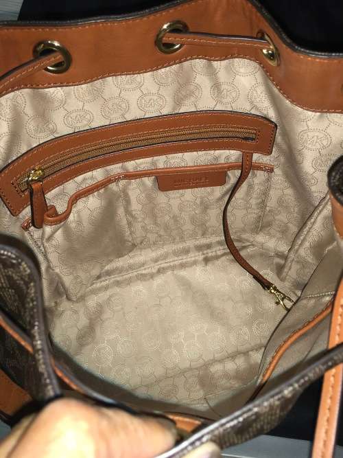 Michael Kors Jules Large Signature Brown Drawstring Shoulder Handbag -100% Authentic / Free Delivery