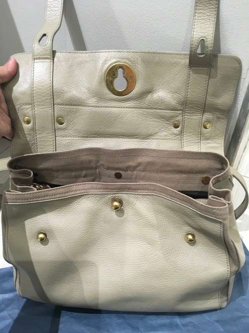 Yves Saint Laurent MUSE TWO Bag in Stone/ Ivory  - 100% Authentic / Free Overnight Delivery