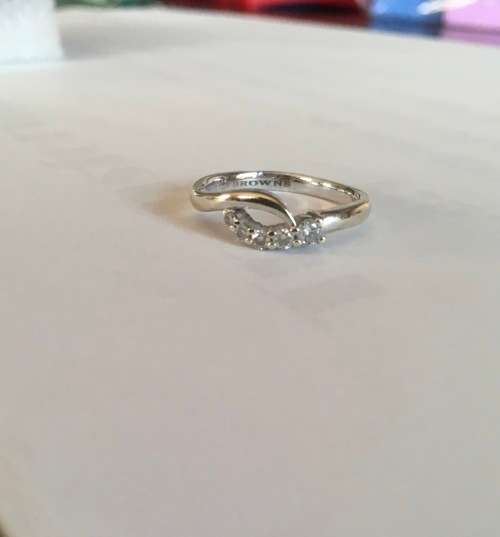 BROWNS 9k White Gold Diamond Ring and 18k Pendant Set - Certificate Included