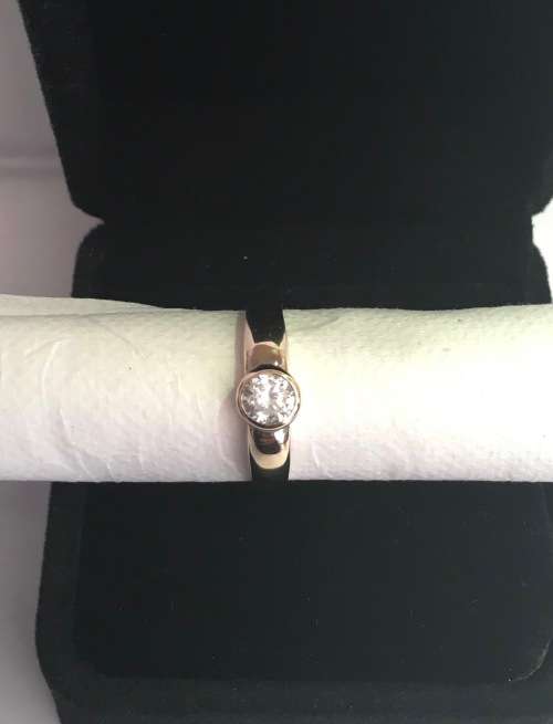 SOLID 9kt YELLOW GOLD with Cubic Zirconia Ring