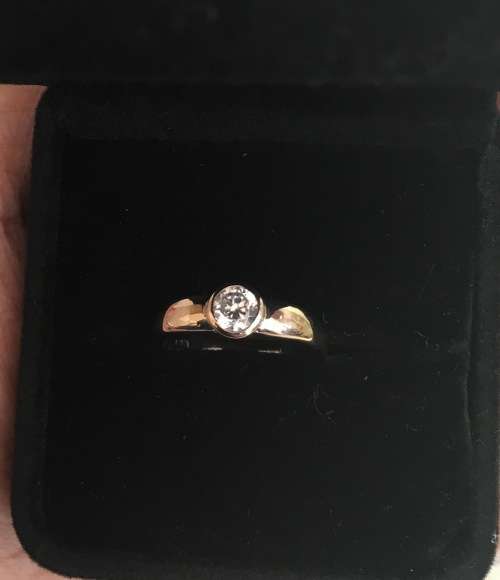 SOLID 9kt YELLOW GOLD with Cubic Zirconia Ring