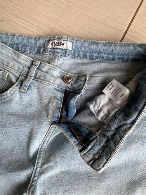 GUESS JEANS