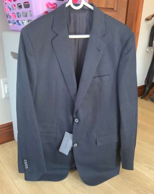 BRAND NEW TRENERY MEN'S NAVY BLUE SUIT