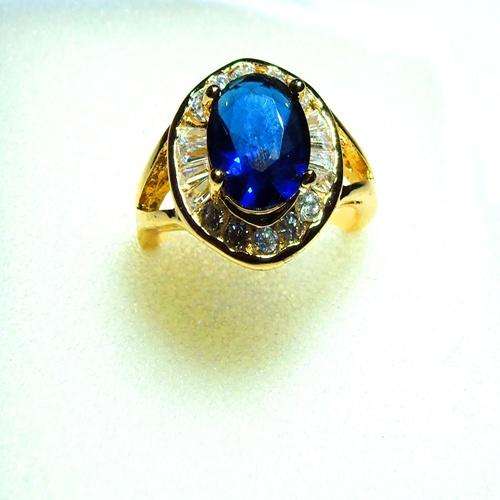 AWESOME RING WITH BLUE SAPPHIRE GEMSTONE