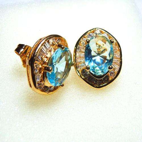 ON HAND GOLD EARRINGS WITH AQUAMARINE GEMSTONE