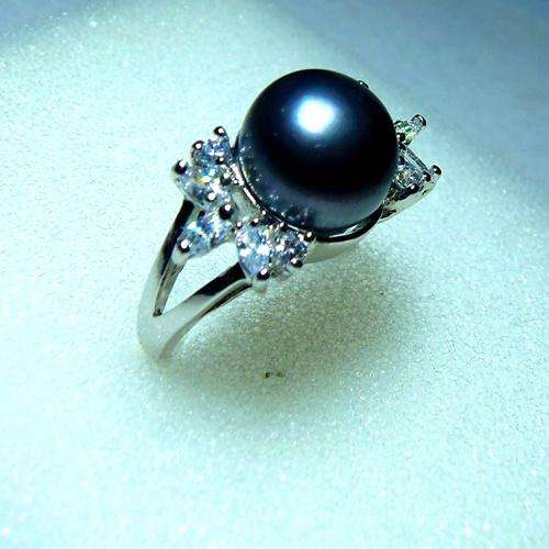 CLASSY SILVER RING WITH REAL FRESH WATER BLACK PEARL