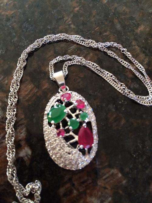 ELEGANTLY UNIQUE NATURAL RUBY AND EMERALD NECKLACE
