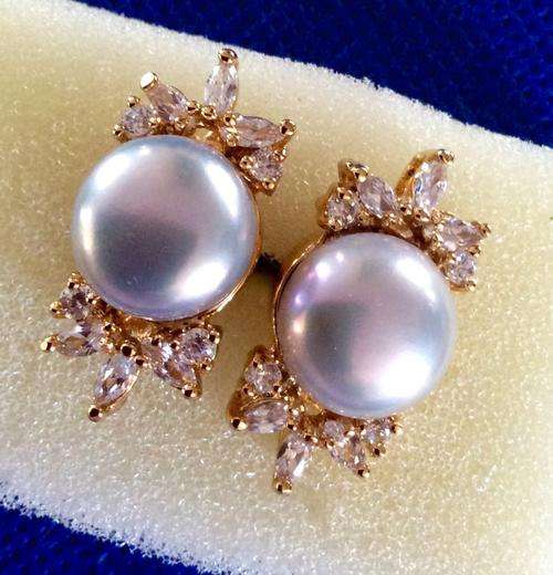 ELEGANT FRESHWATER PEARL EARRINGS