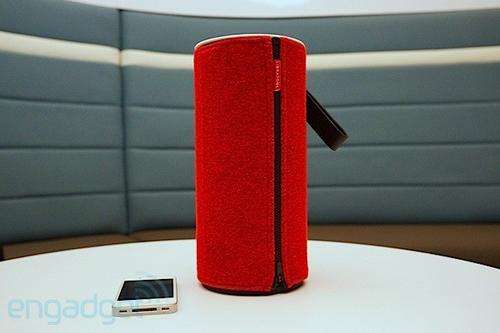 BRAND NEW Libratone Zipp speakers