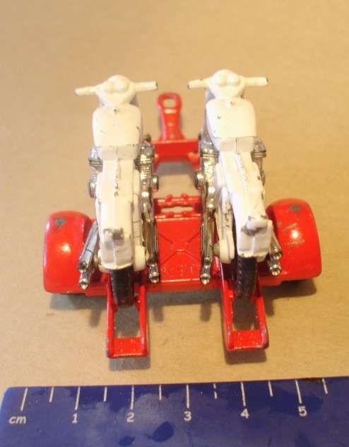 MATCHBOX SUPER KINGS  / LESNEY MOTORCYCLE TRAILER WITH 2 MOTORCYCLES
