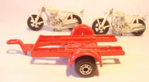 MATCHBOX SUPER KINGS  / LESNEY MOTORCYCLE TRAILER WITH 2 MOTORCYCLES