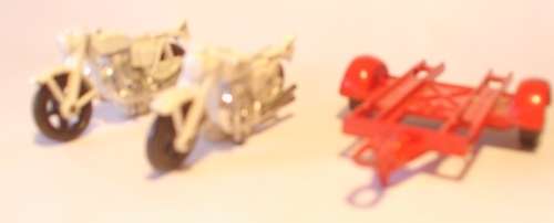 MATCHBOX SUPER KINGS  / LESNEY MOTORCYCLE TRAILER WITH 2 MOTORCYCLES