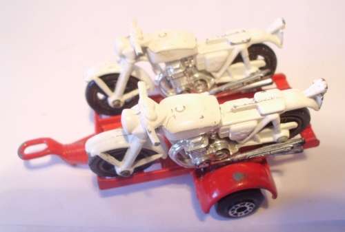 MATCHBOX SUPER KINGS  / LESNEY MOTORCYCLE TRAILER WITH 2 MOTORCYCLES