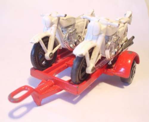 MATCHBOX SUPER KINGS  / LESNEY MOTORCYCLE TRAILER WITH 2 MOTORCYCLES