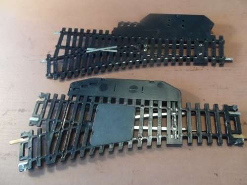 LIMA  HO RAILROAD TRACKS  2X N/3050 R H TURNOUT POINTS