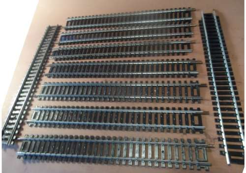 LIMA  H0 RAILROAD TRACKS  9 X STRAIGHTS  N/3020