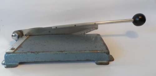 PHOTOGRAPHERS VINTAGE  DECKLE EDGE PRINT CUTTER / GUILLOTINE