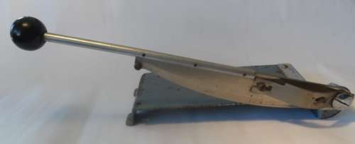 PHOTOGRAPHERS VINTAGE  DECKLE EDGE PRINT CUTTER / GUILLOTINE