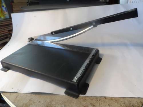PHOTOGRAPHERS PAPER SHEAR / GUILLOTINE -DECKLE EDGE / SCALLOP EDGE TRIMMER