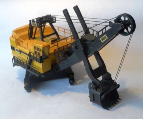P & H 2800 ELECTRIC MINING ROPE SHOVEL CONRAD HO DIE CAST  1:87 MODEL  / YELLOW
