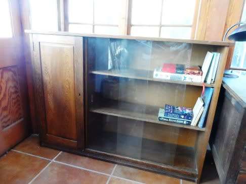 BOOKSHELF / LIQOUR CABINET PARTRIDGE WOOD WITH GLASS SLIDING DOORS