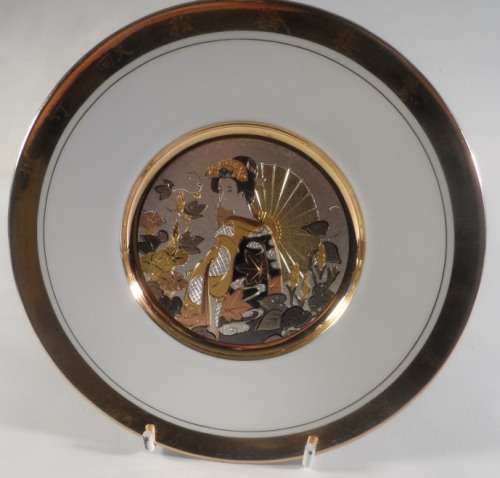 CHOKIN FINE WHITE PORCELAIN JAPANESE PLATE 24 kt. GOLD EDGED  " SUMMER "