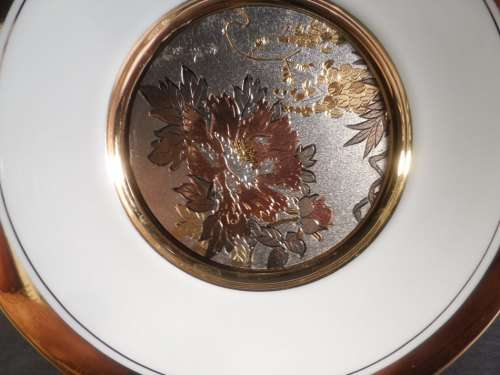 CHOKIN FINE WHITE PORCELAIN PLATE 24 kt. GOLD RIMMED 'EARLY SUMMER "
