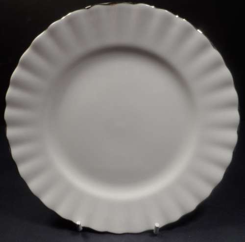 RIOYAL ALBERT FINE BONE CHINA    CAKE / SIDE PLATE  " CHANTYILLY "  PURE WHITE