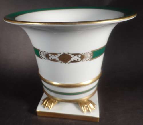 HEREND HUNGARY  VINTAGE PORCELAIN CACHEPOT  /  DECORATIVE VASE