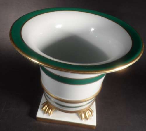 HEREND HUNGARY  VINTAGE PORCELAIN CACHEPOT  /  DECORATIVE VASE