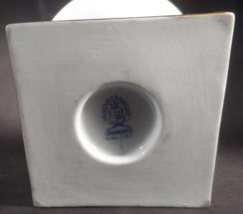 HEREND HUNGARY  VINTAGE PORCELAIN CACHEPOT  /  DECORATIVE VASE
