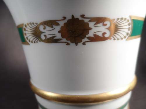 HEREND HUNGARY  VINTAGE PORCELAIN CACHEPOT  /  DECORATIVE VASE
