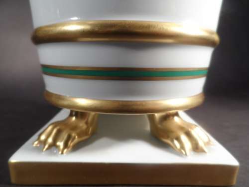 HEREND HUNGARY  VINTAGE PORCELAIN CACHEPOT  /  DECORATIVE VASE