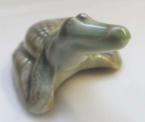 WADE WHIMSIE MINIATURE SOLID PORCELAIN FIGURE  " CROCODILE