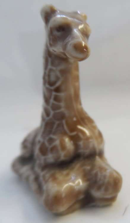 WHIMSIE  MINIATURE SOLID PORCELAIN FIGURE " YOUNG GIRAFFE
