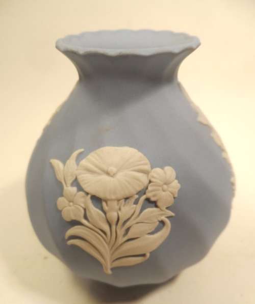 WEDGEWOOD JASPER WARE STEM VASE