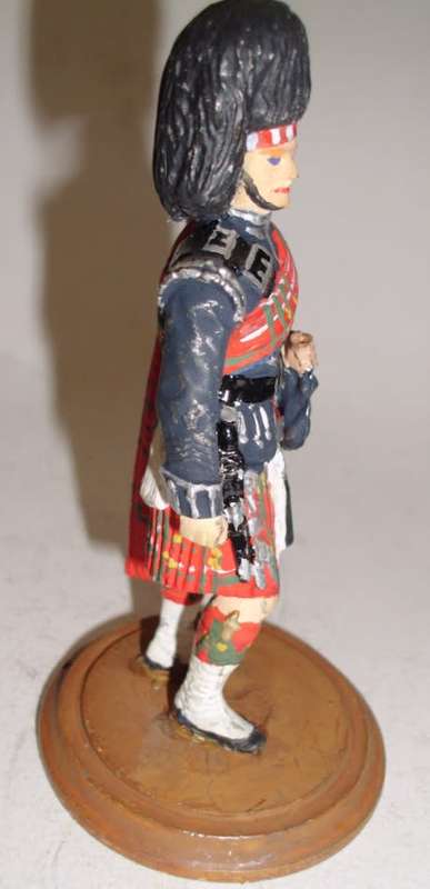 VINTAGE LEAD FIGURE: :GRENADIER GUARD WITH BAGPIPES